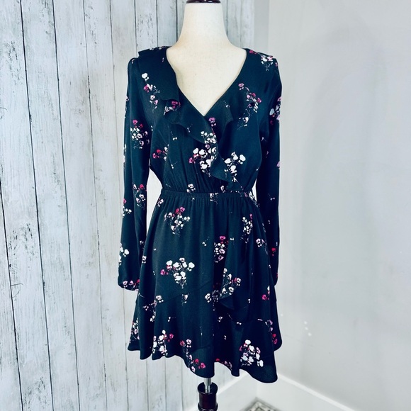✨ Express | Black Floral Ruffle Dress – Size Small - Picture 2 of 14